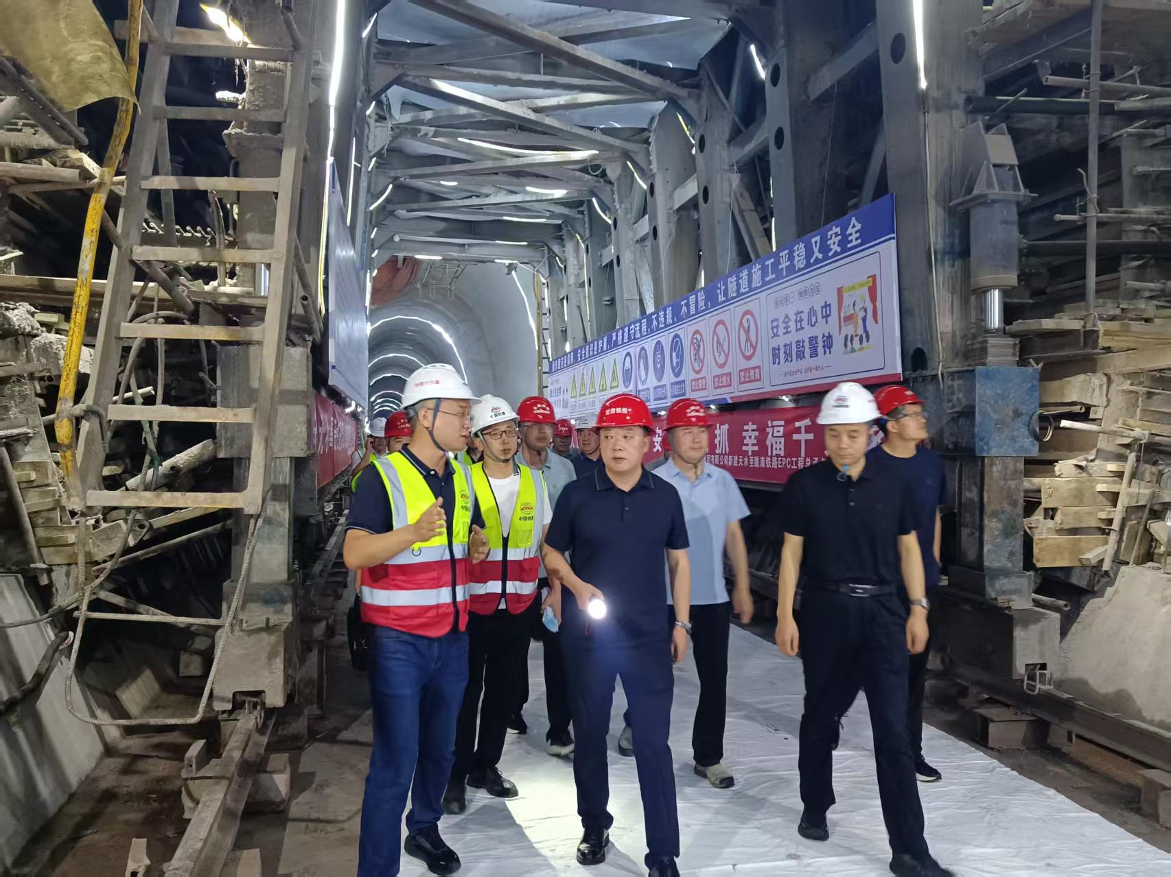 檢查白楊里隧道